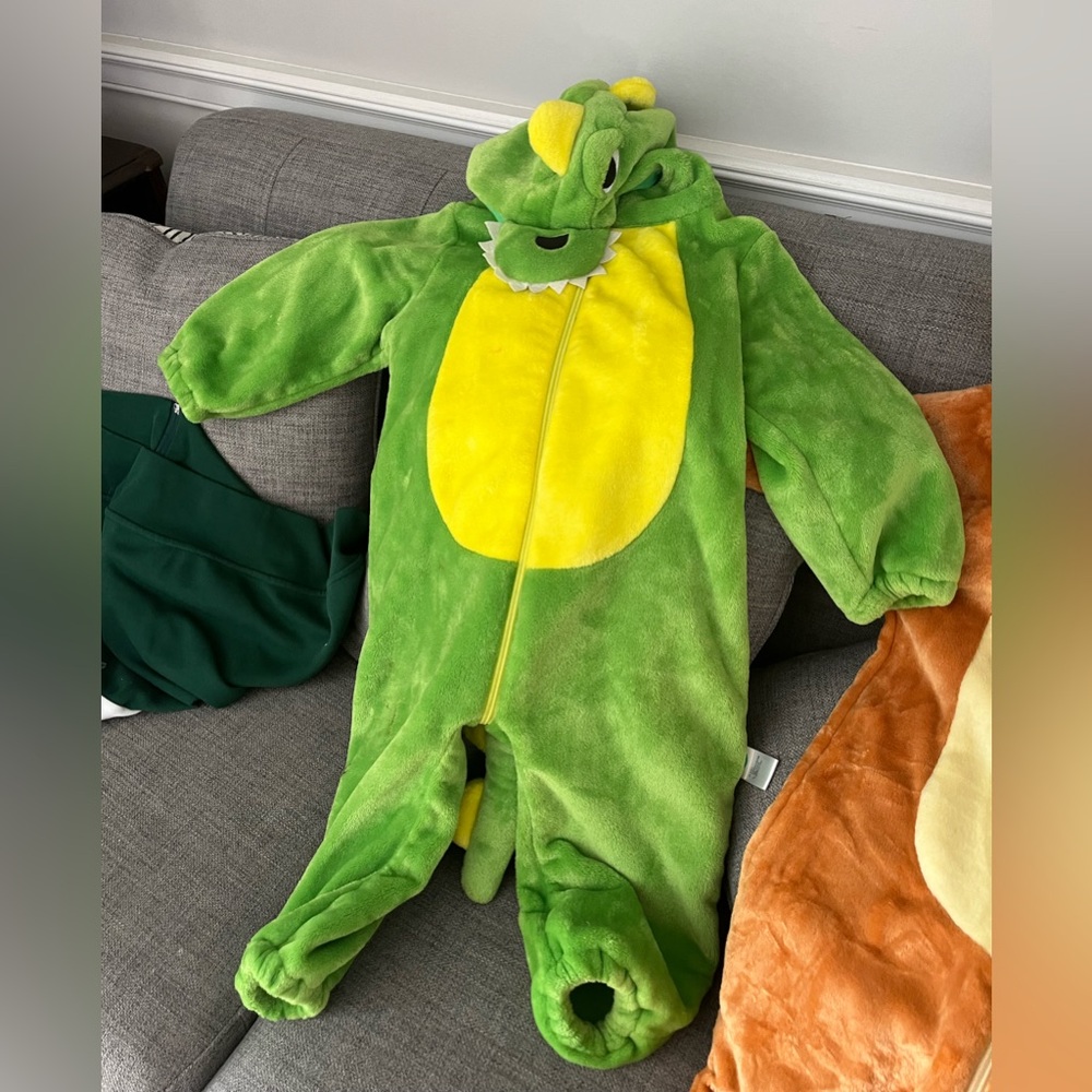 Dino 🦖 Costume 3T